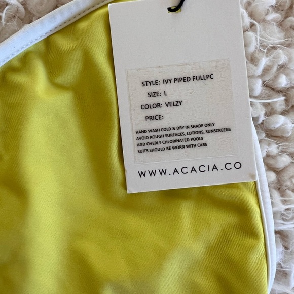 ACACIA Ivy one piece in Velzy - Picture 5 of 5